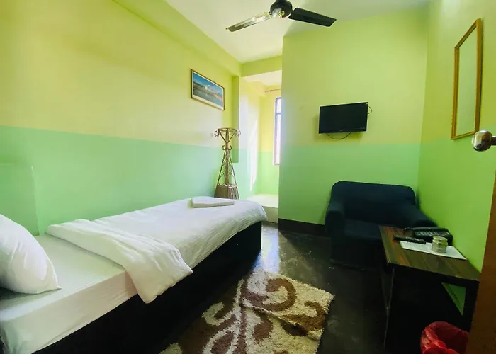 Hotel Three Peaks Katmandú